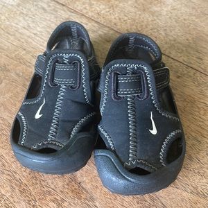 Toddler Boys Nike Sandal Size 5